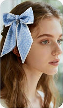 Load image into Gallery viewer, Blue Paisley Twillie