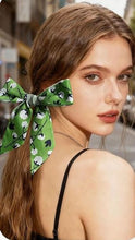 Load image into Gallery viewer, Green with White Floral Twillie