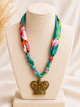 Load image into Gallery viewer, Crown Twillie Necklace - Gold