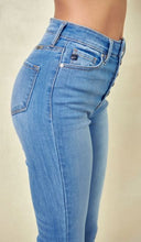 Load image into Gallery viewer, KanCan High Rise Medium Wash Skinny Jean
