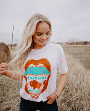 Load image into Gallery viewer, Buffalo Lips Western Design Tee